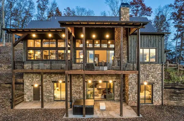 18 Wawayanda Drive, Mineral Bluff, GA 30559