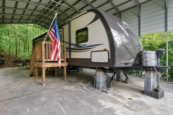 212 Phoenix Drive, Chatsworth, GA 30705