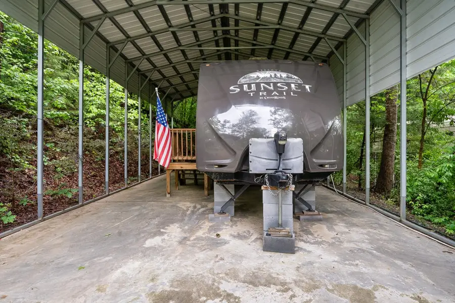 212 Phoenix Drive, Chatsworth, GA 30705 - Image #2