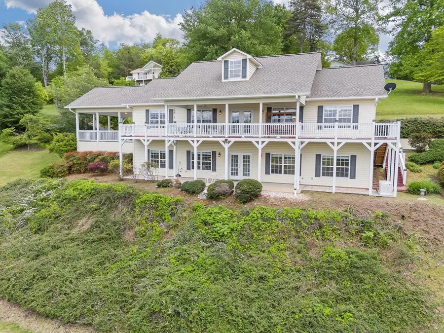 372 Hillside Drive, Warne, NC 28909 - Image #2