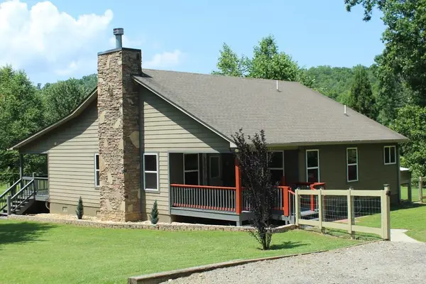 973 East Vineyard Road, Hayesville, NC 28904
