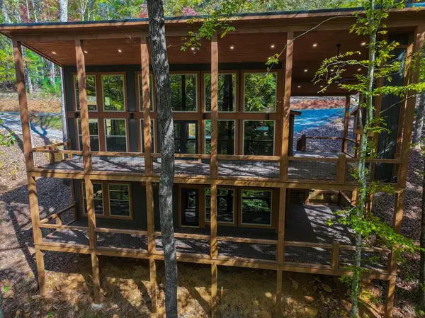 1990 Big Creek, Blue Ridge, GA 30513