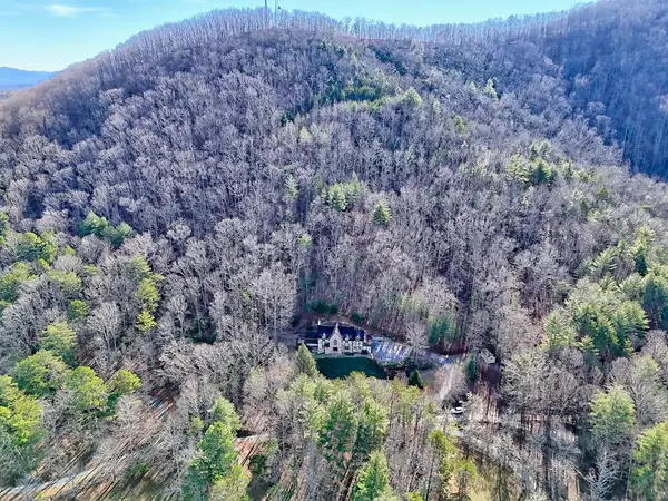 251 Quail Cove Lane, Brasstown, NC 28902