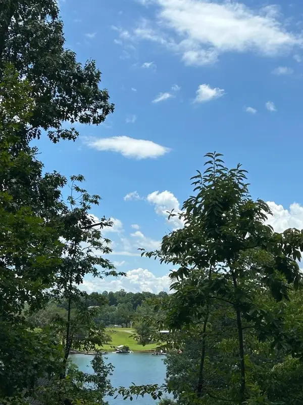 PR 7 Walker Point, Hayesville, NC 28904