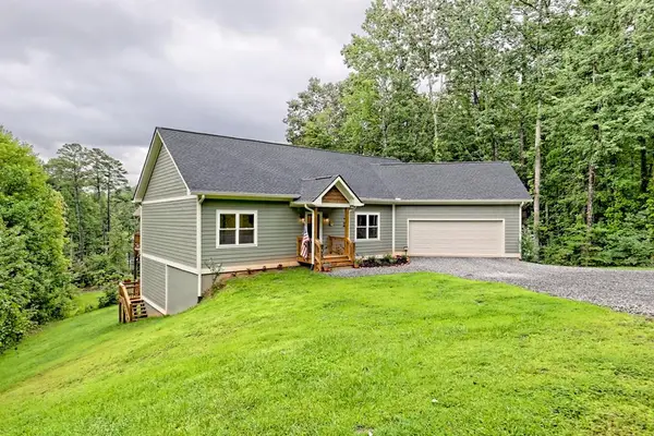 1060 Chatuge Village Circle, Hayesville, NC 28904