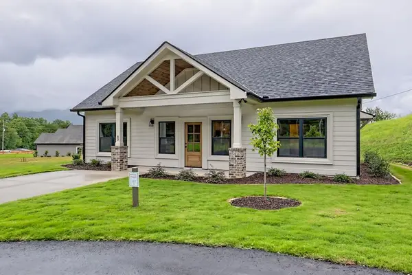 83 Mctyeire Drive, Young Harris, GA 30582