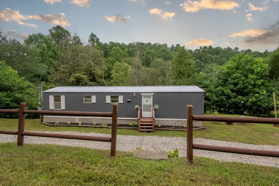 580 Atoah Circle, Robbinsville, NC 28771 - Image #2