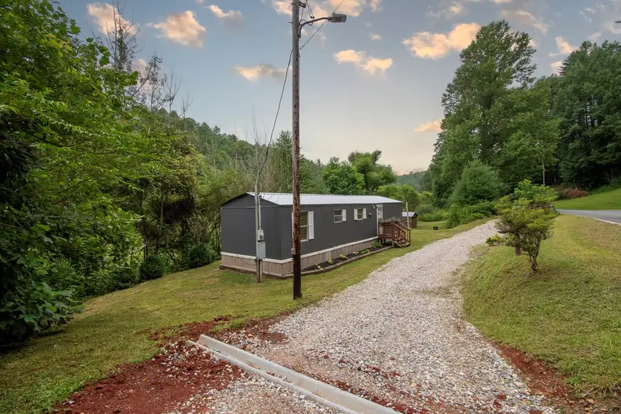 580 Atoah Circle, Robbinsville, NC 28771 - Image #3