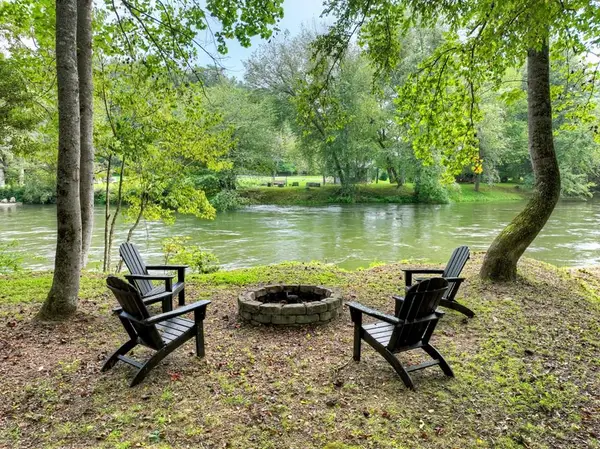 125 Blackberry Drive, Mineral Bluff, GA 30559