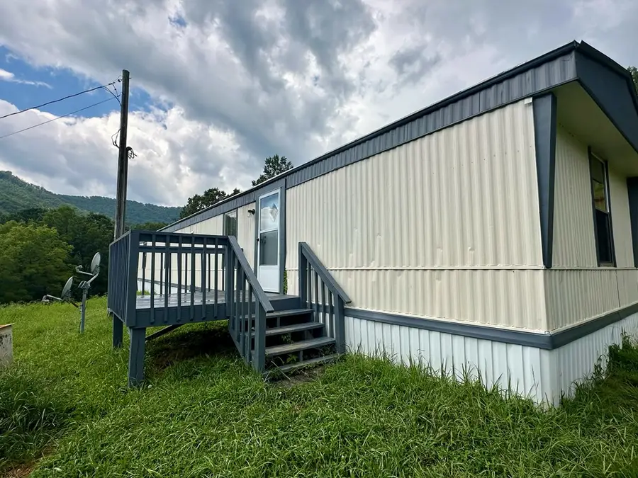 1237 Jackie Cove Road, Hayesville, NC 28904 - Image #2