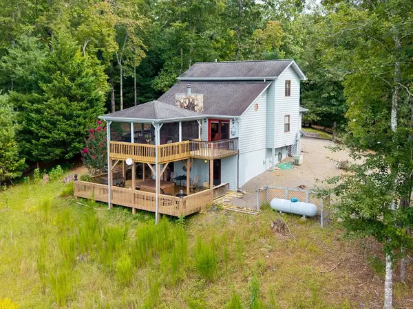 371 Countryside Lane, Hayesville, NC 28904