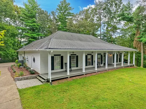 1075 Cherokee Drive, Ellijay, GA 30540