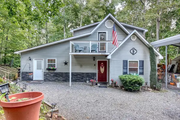 8296 True Love Mountain Road, Young Harris, GA 30582