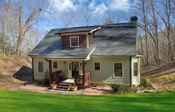 526 Garland Ridge Drive, Hayesville, NC 28904