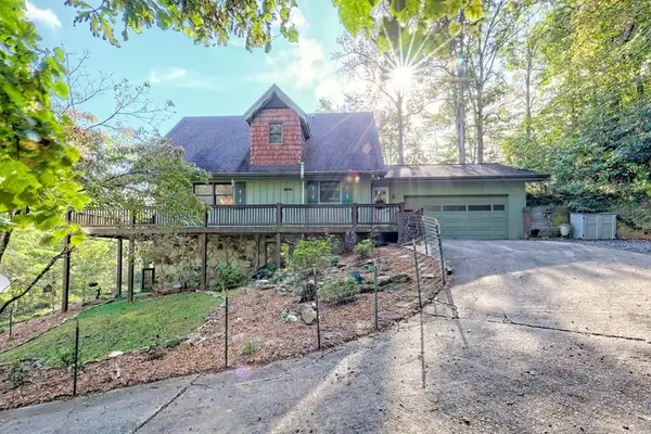 206 Peckerwood Road, Hayesville, NC 28904