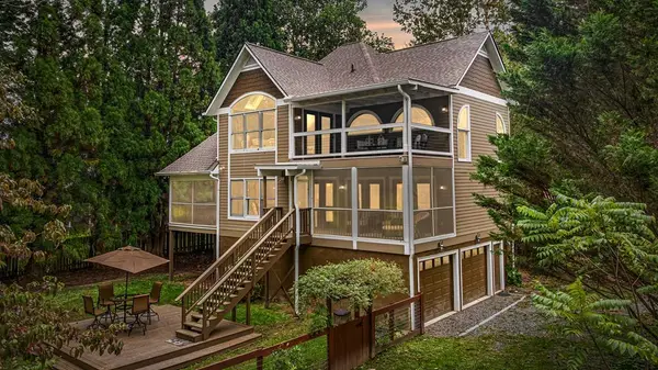 450 Cartecay River Run, Ellijay, GA 30536