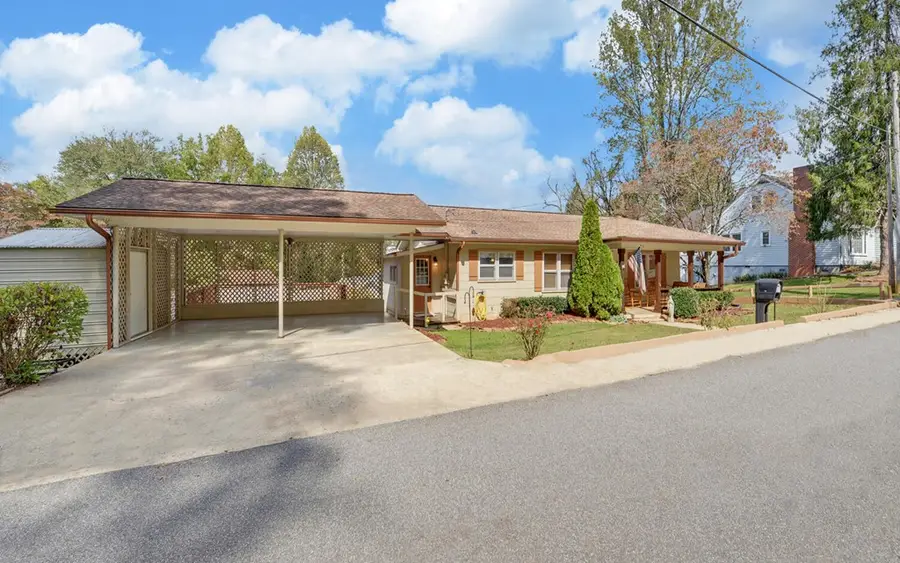 77 East Avenue, Murphy, NC 28906 - Image #2