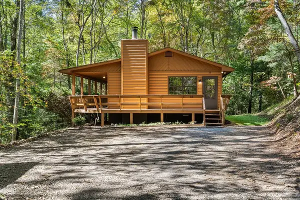33 Hundred Acre Woods, Murphy, NC 28906