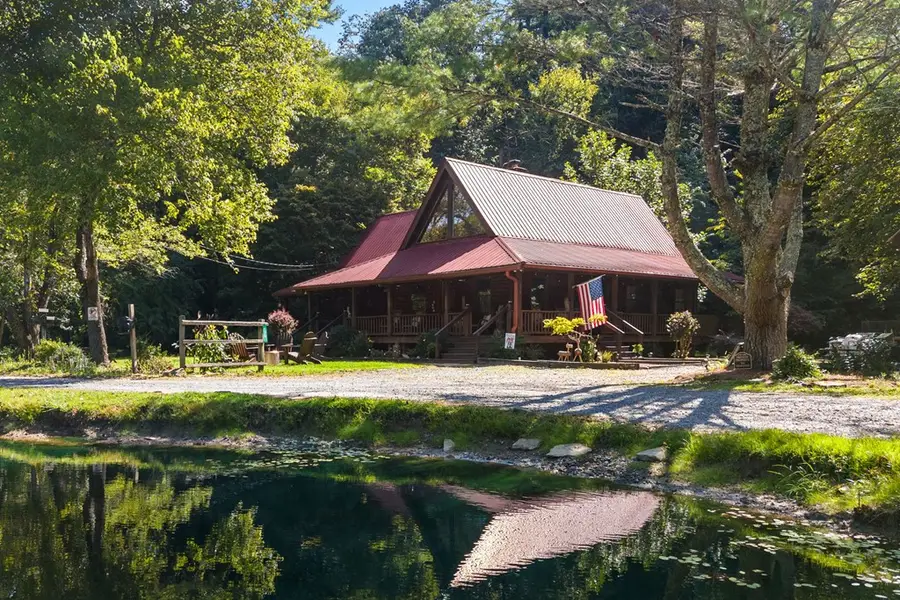 136 N Bear Lake Drive, Blue Ridge, GA 30513 - Image #3