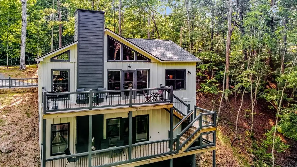 560 Eagle Mountain Drive W, Ellijay, GA 30540 - Image #1