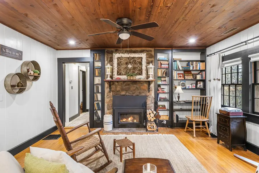 106 Settawig Road, Brasstown, NC 28902 - Image #2