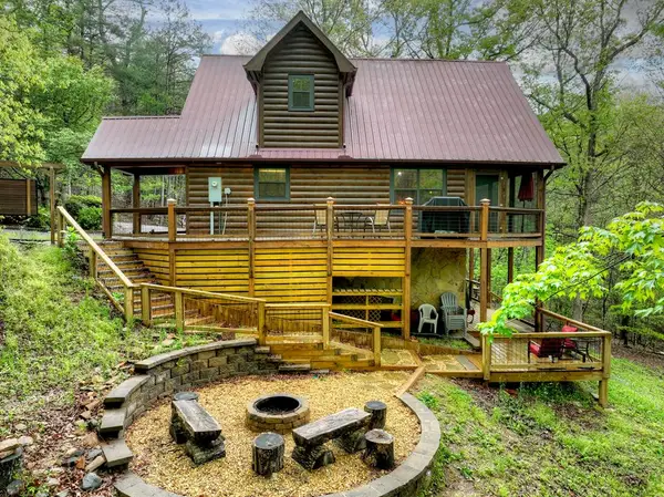 294 Oakwood Trail, Mineral Bluff, GA 30559