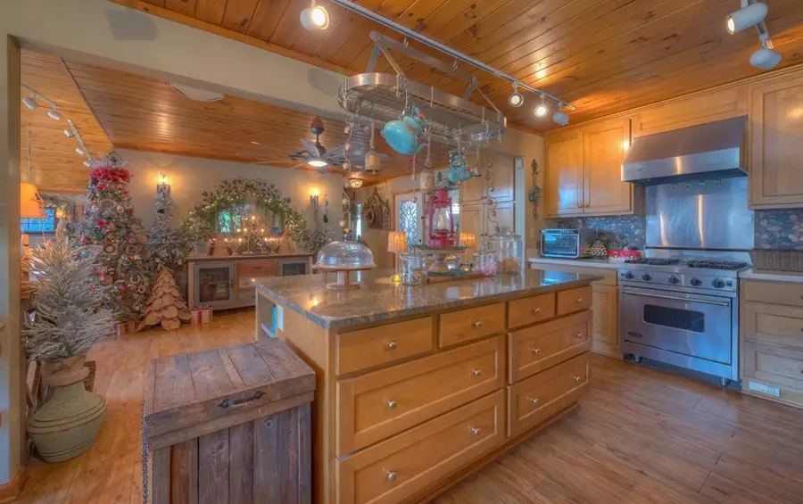 2875 Hickory Cove Lane, Hiawassee, GA 30546 - Image #2