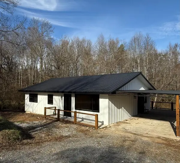 157 Old Loving Road, Mineral Bluff, GA 30559