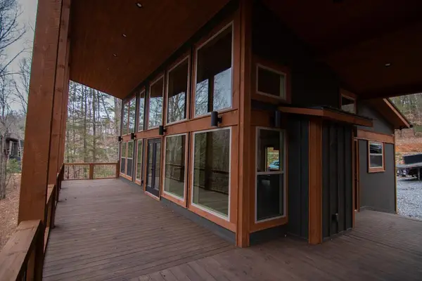 1990 Big Creek, Blue Ridge, GA 30513