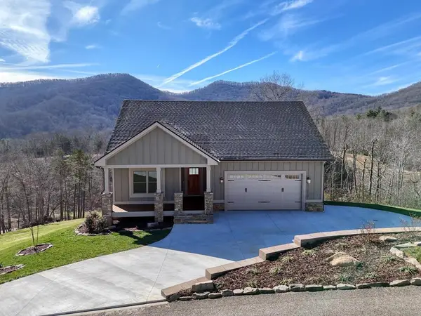427 Ivy Log Heights Road, Young Harris, GA 30582