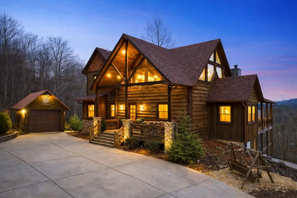 355 W Shalom Court, Blue Ridge, GA 30513 - Image #1