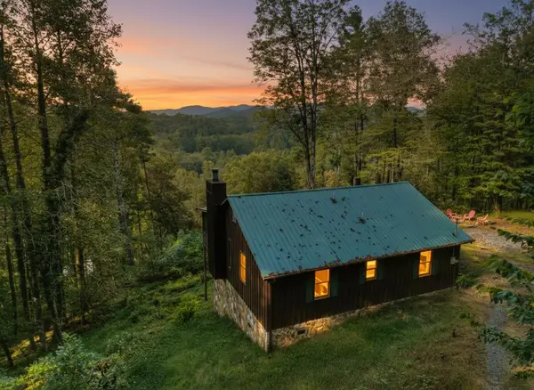 421 Salem Valley Road, Mineral Bluff, GA 30559