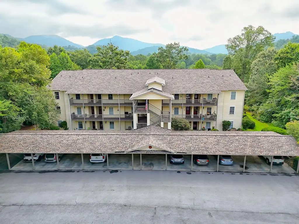 300 Ginger Creek Lane, Clayton, GA 30525 - Image #1