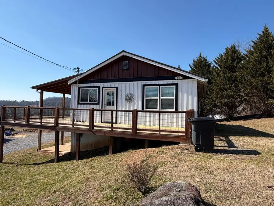 337 Fires Creek Cove Road, Hayesville, NC 28904 - Image #2