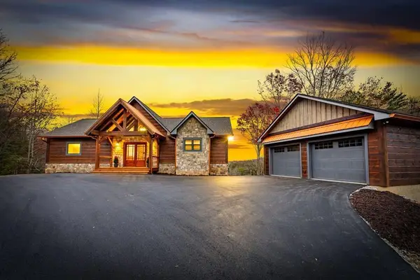 290 Weaver Creek Overlook, Blue Ridge, GA 30513