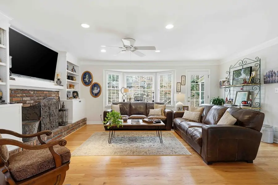 5410 Sandell Ct, Dunwoody, GA 30338 - #3