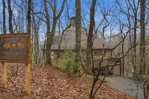 27 Laurel Lane, Ellijay, GA 30536