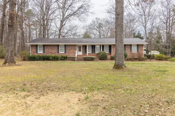 527 E Austin Dr, Chatsworth, GA 30705