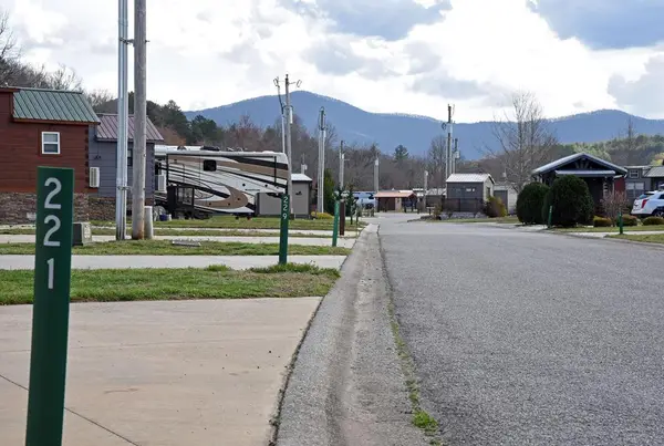 221 Golden Nugget, Blairsville, GA 30512