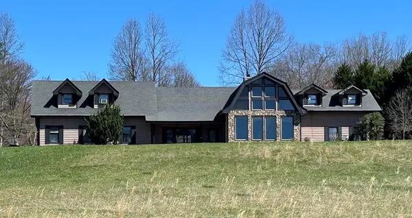 62 Stable Gate Drive, Blairsville, GA 30512