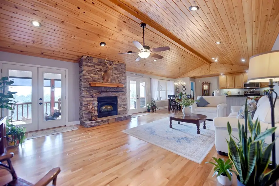 135 W Longview Drive, Blairsville, GA 30512 - #3