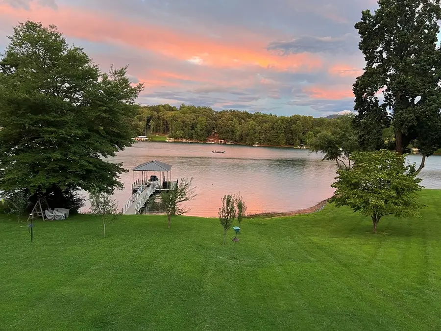 735 E E Lakeview Dr, Hayesville, NC 28904 - #2