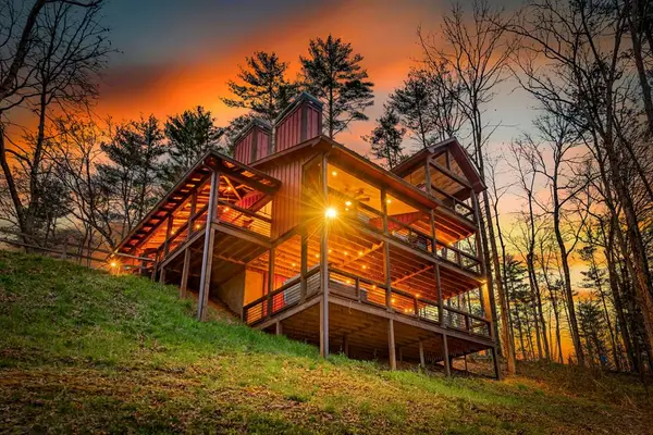 127 Twin Creeks Road, Blue Ridge, GA 30541