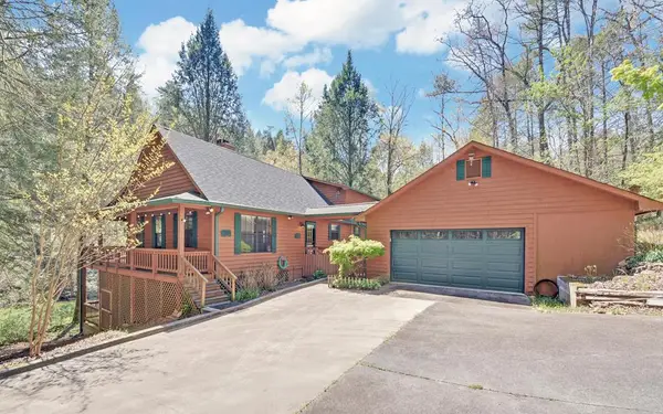 380 Bear Foot Drive, Blue Ridge, GA 30513