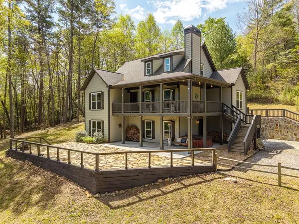 61 Overlook Road, Blue Ridge, GA 30513