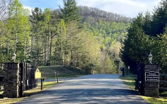 102 Badger Road, Blairsville, GA 30512 - #2