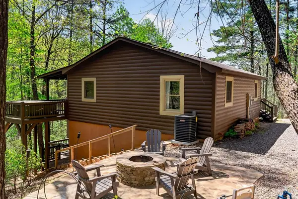 564 Weaver Creek Lane, Blue Ridge, GA 30513