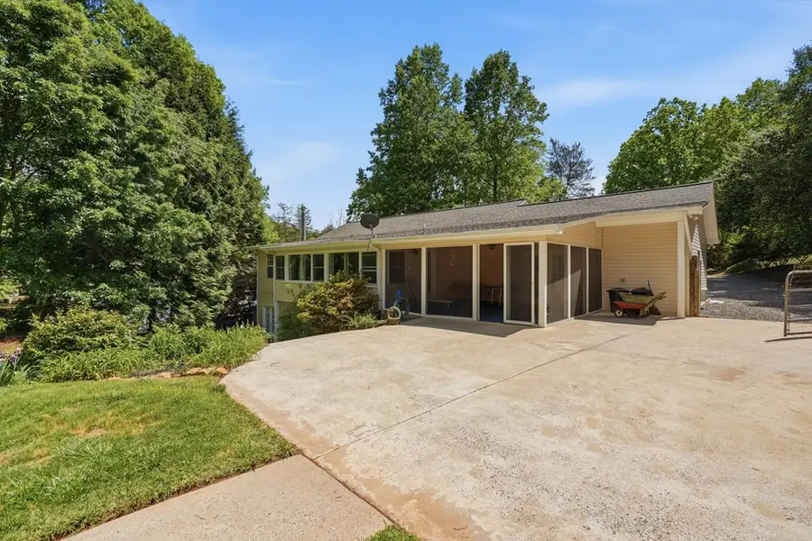 7616 Highland Oaks Drive, Young Harris, GA 30582 - #2