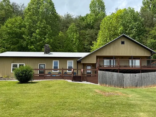 876 Gibson Hill, Hiawassee, GA 30546