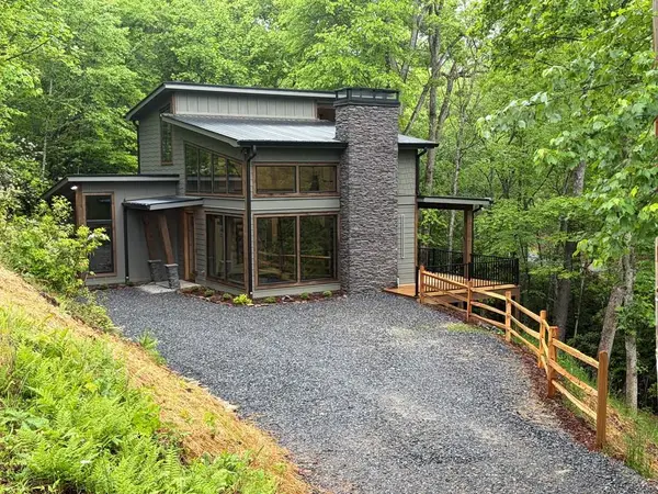 538 Hiawatha Trail, Blue Ridge, GA 30513